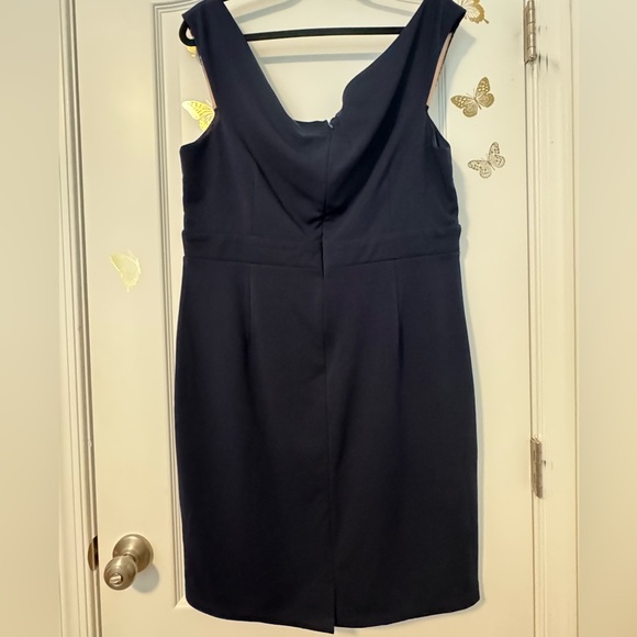 Two-Tone Dress - Picture 5 of 6